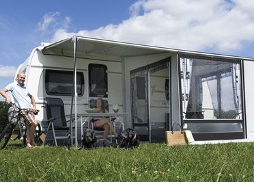 Wohnwagen Vorzelt und Pavillon